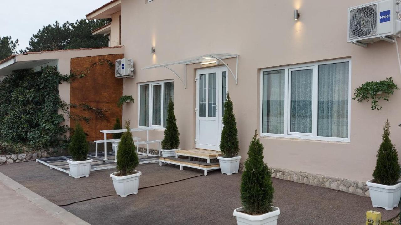 Fenix Apartment & Rooms Vinci Luaran gambar